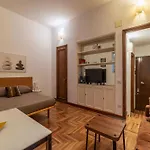 Guesthost - Charming Near Piazza Di Spagna * Rom