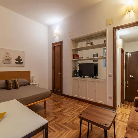 Guesthost - Charming Near Piazza Di Spagna * Roma