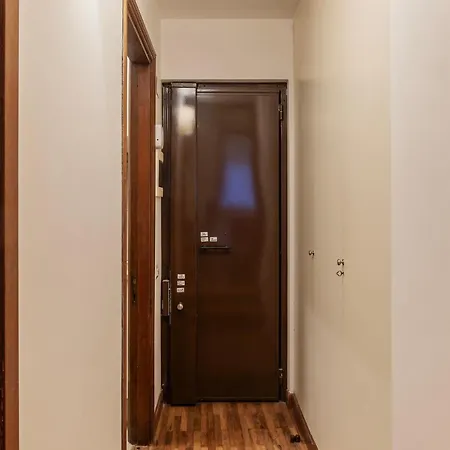 Guesthost - Charming Near Piazza Di Spagna Daire Roma