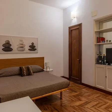 Guesthost - Charming Near Piazza Di Spagna *