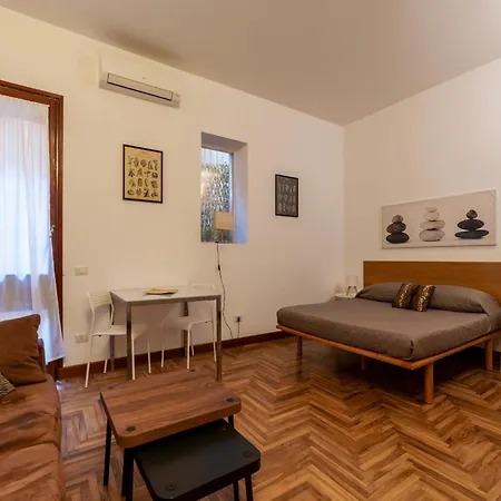 Guesthost - Charming Near Piazza Di Spagna Apartamento Roma